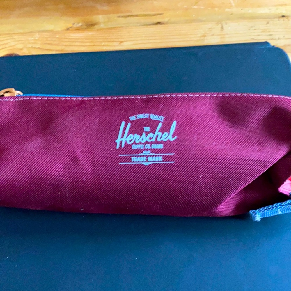 Herschel Brand New w/o tag Pencil Case/makeup roll